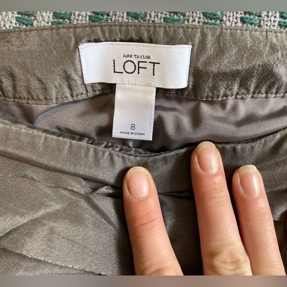 The Loft, Tiered, Silk Skirt, Gray, Thigh Length, Size 8 - Picture 4 of 9